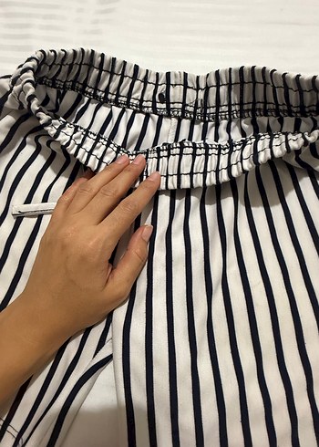 Çizgili Pilili Mini Şort - Görsel 3