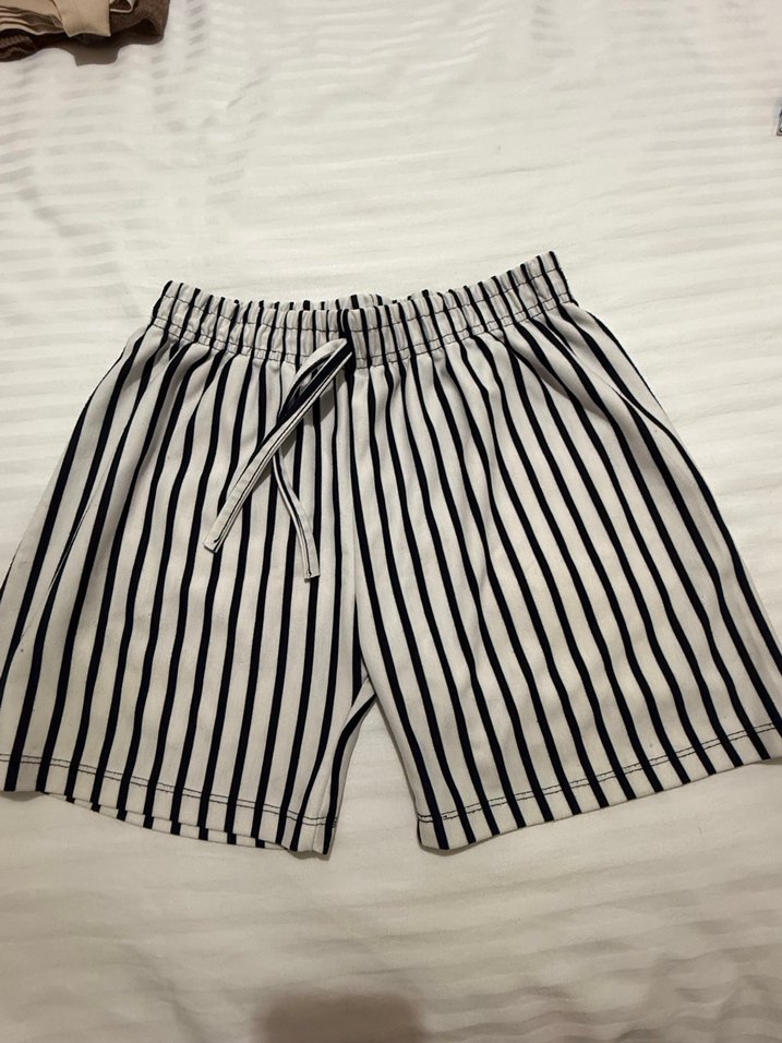 Çizgili Pilili Mini Şort - Görsel 2