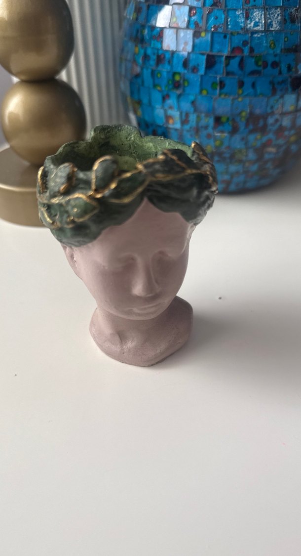 Yeşil Taçlı Gri Figürin mumluk - Görsel 4