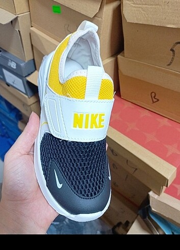 Nike NİKE AQUA SARI ÇOCUK SPOR 
