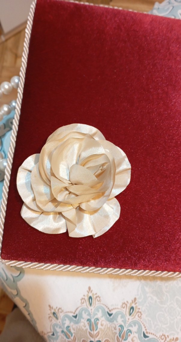 Kırmızı Kadife Kaplı Dini Kitap ve Tespih - Görsel 4