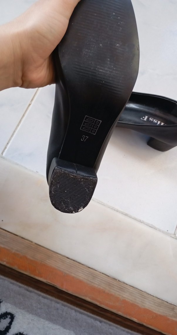 Siyah Rugan Tokalı Topuklu Kadın Ayakkabı - Görsel 2