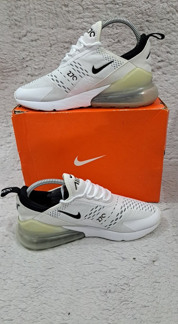 Nike Air Max 270 Beyaz Spor Koşu Ayakkabısı - Görsel 2