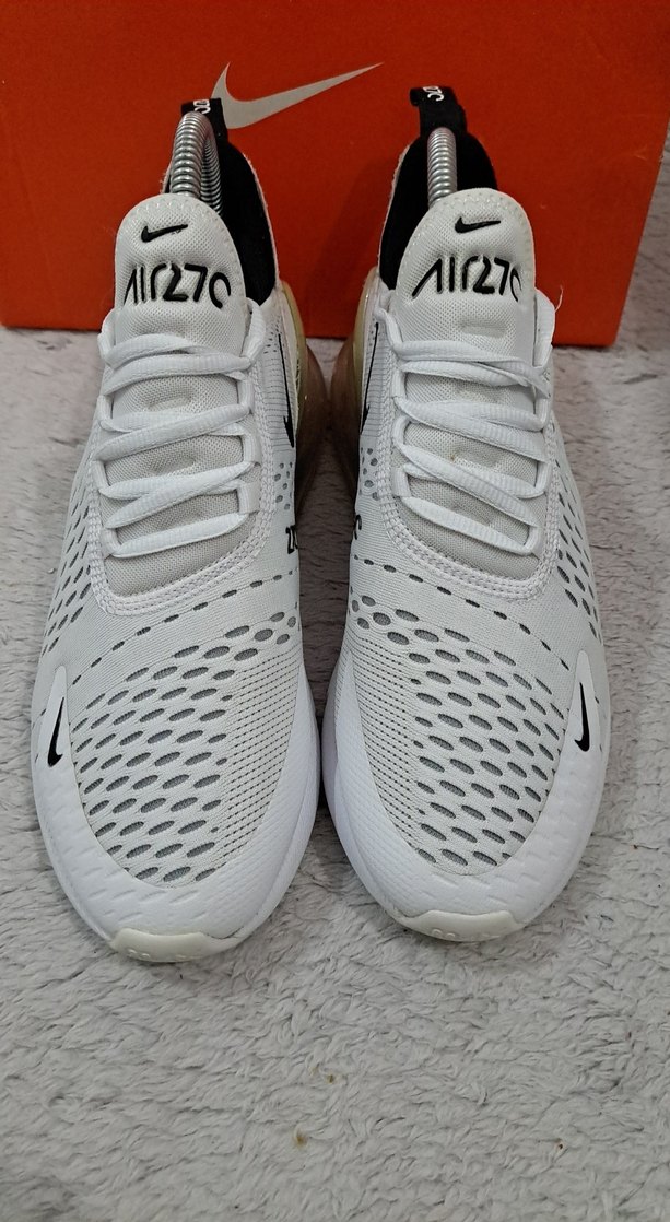 Nike Air Max 270 Beyaz Spor Koşu Ayakkabısı - Görsel 3