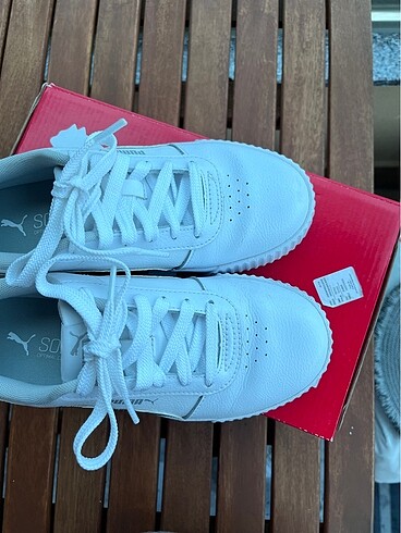 36 Beden beyaz Renk Puma Carina kadın spor ayakkabı