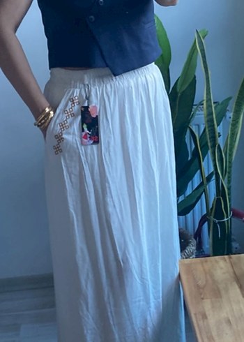 Nakışlı Beyaz Uzun Pamuklu Etek - Görsel 2