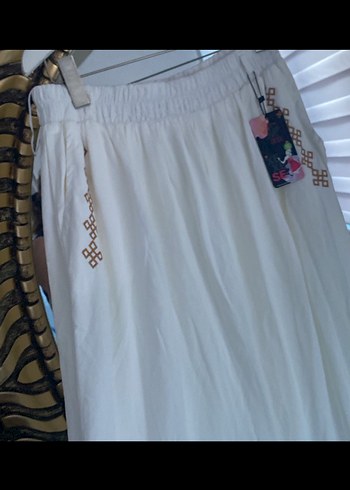 Nakışlı Beyaz Uzun Pamuklu Etek - Görsel 3