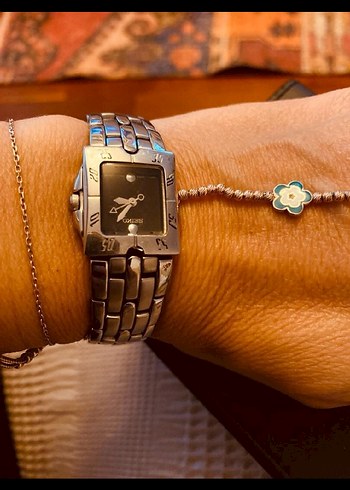 Altın Renkli Kadın Saat - Görsel 2