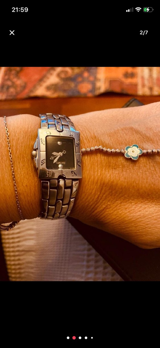 Altın Renkli Kadın Saat - Görsel 2