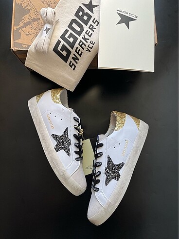 GOLDEN GOOSE