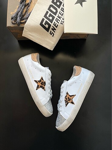 GOLDEN GOOSE