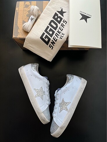 GOLDEN GOOSE