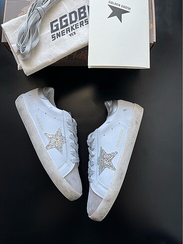 GOLDEN GOOSE