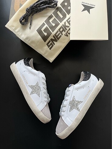 GOLDEN GOOSE