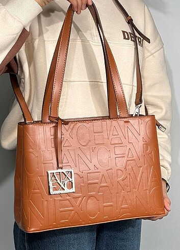 ARMANI EXCHANGE SHOPPER