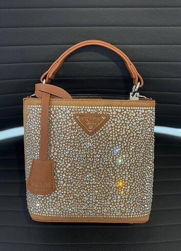 Prada taşlı