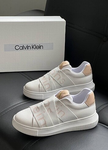 Calvin Klein Calvin Klein
