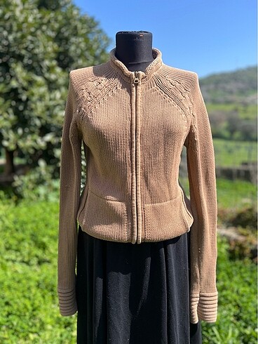 Zara Hırka