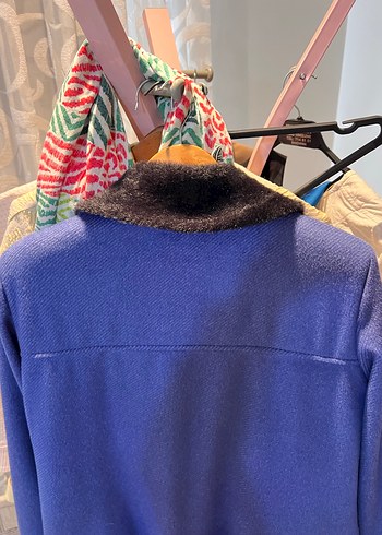 Siyah Yaka Detaylı Mavi Kaban - Görsel 8