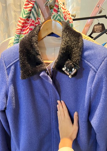 Siyah Yaka Detaylı Mavi Kaban - Görsel 3