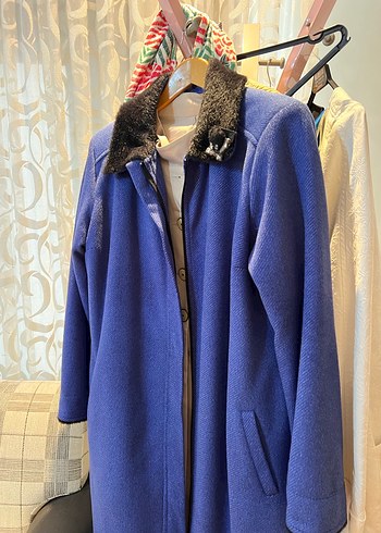 Siyah Yaka Detaylı Mavi Kaban - Görsel 2