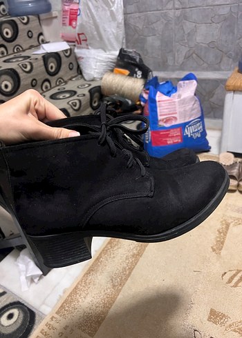 Siyah Süet Stiletto Topuklu Kadın Bot - Görsel 3