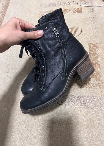 Kadın Siyah Deri Goth Bot - Görsel 2