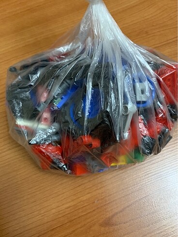 Beden Lego parçaları karışık