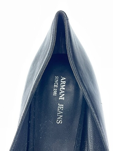 41 Beden siyah Renk Armani Stiletto %70 İndirimli.