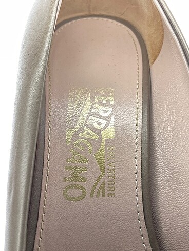 40 Beden çeşitli Renk Salvatore Ferragamo Dolgu Topuk %70 İndirimli.