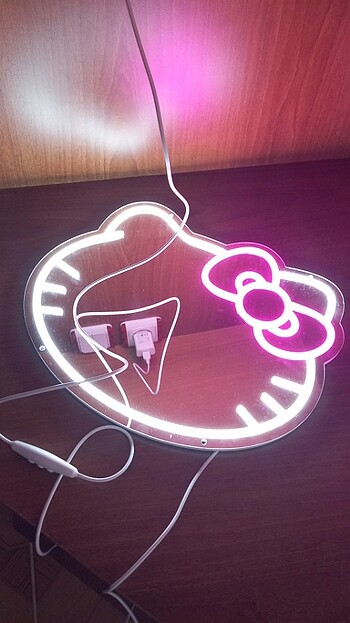 Hello kitty neon ayna