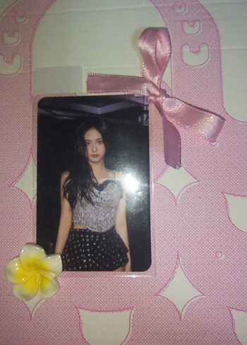 jisoo konser merch