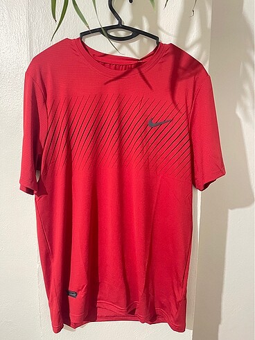 Nike Erkek Tişört