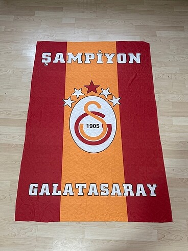 Galatasaray Bayrak Bileklik Anahtarlık Seti
