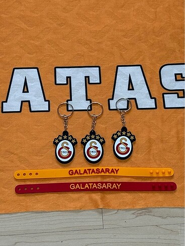 Diğer Galatasaray Bayrak Bileklik Anahtarlık Seti