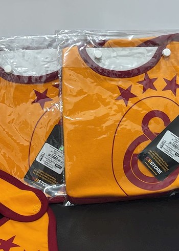 Galatasaray Renkli Baskılı Bebek Önlüğü - Görsel 3
