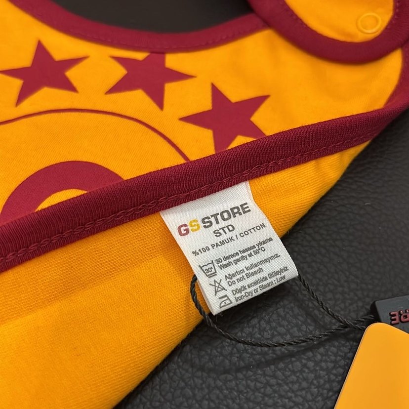 Galatasaray Renkli Baskılı Bebek Önlüğü - Görsel 4