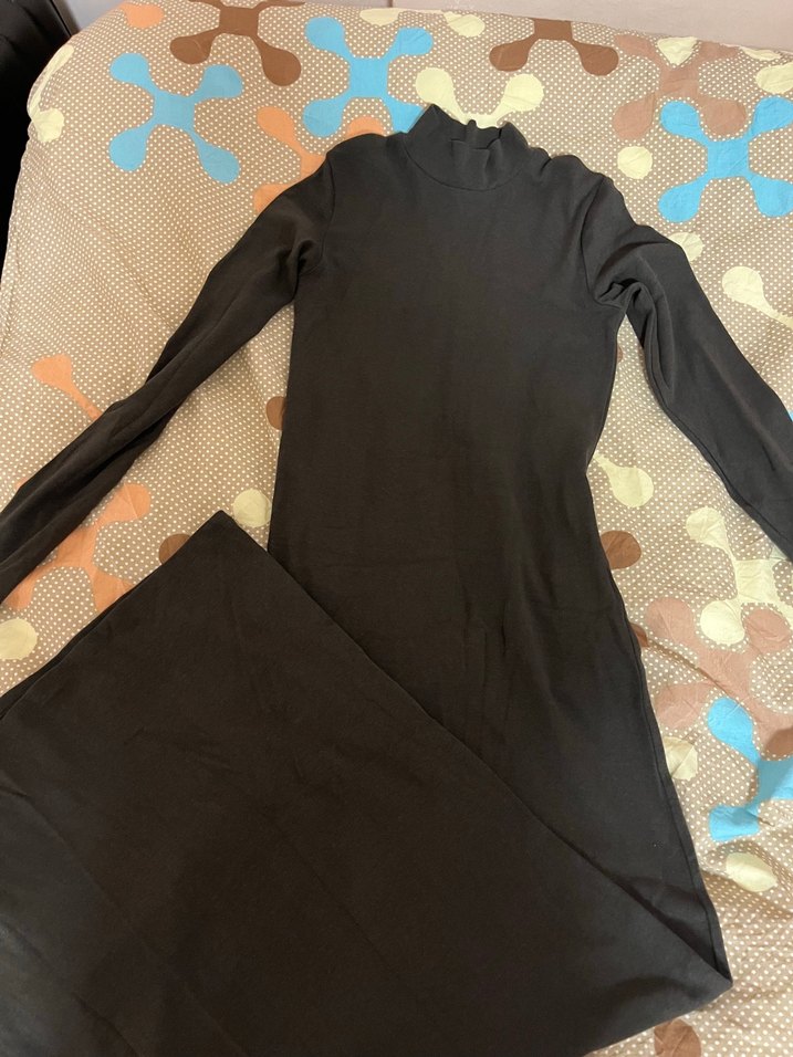 pull and bear haki vücuda oturan maxi elbise - Görsel 3