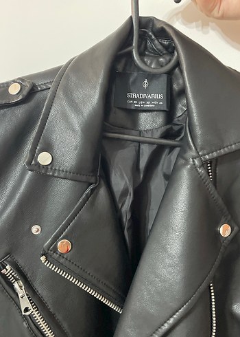 Siyah Kemerli Kolsuz Deri Biker Ceket - Görsel 4