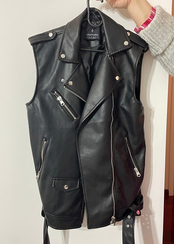 Siyah Kemerli Kolsuz Deri Biker Ceket - Görsel 3