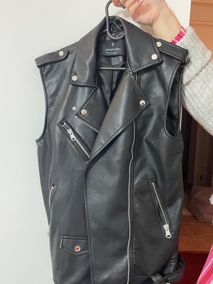 Siyah Kemerli Kolsuz Deri Biker Ceket - Görsel 5