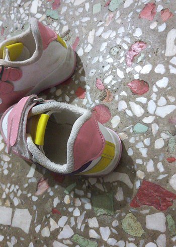 Kız Çocuk Renkli Baskılı Spor Ayakkabı - Görsel 3