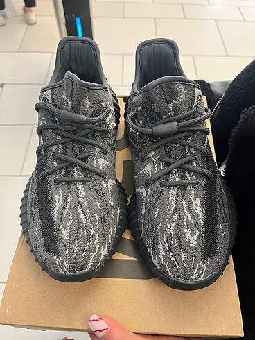 Adidas yeezy ayakkabı