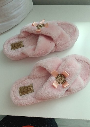 Pembe Kadın Peluş Terlikler - UGG