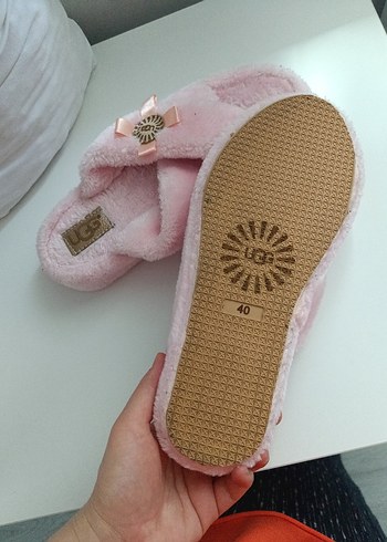 40 Beden Pembe Kadın Peluş Terlikler - UGG