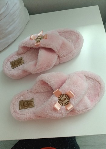 40 Beden pembe Renk Pembe Kadın Peluş Terlikler - UGG