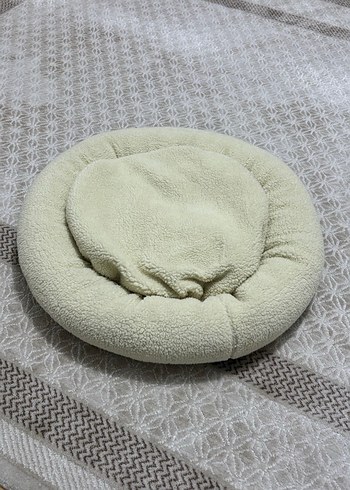 Beyaz Kedi Yatağı Yuvarlak Tasarım - Görsel 2
