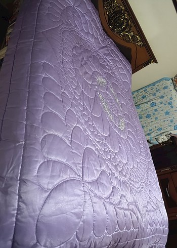 Mor İşlemeli Parlak Yatak yorganı - Görsel 4