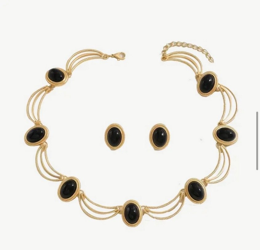 Zincir Detaylı Altın Renkli Mini Kadın Kolye - Görsel 2