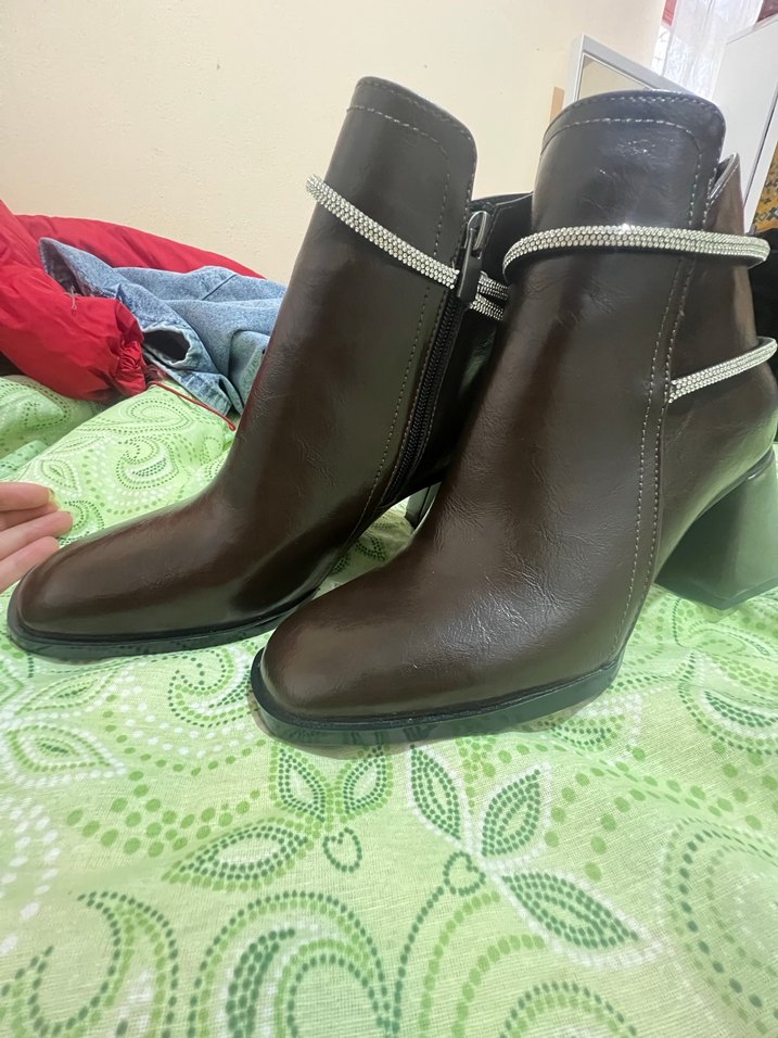 Kahverengi Deri Tokalı Kadın Bot - Görsel 4